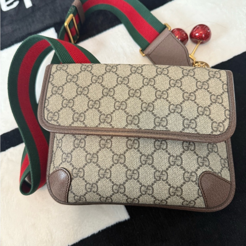 Gucci Beige and Brown Crossbody Bag with Green and Red Strap